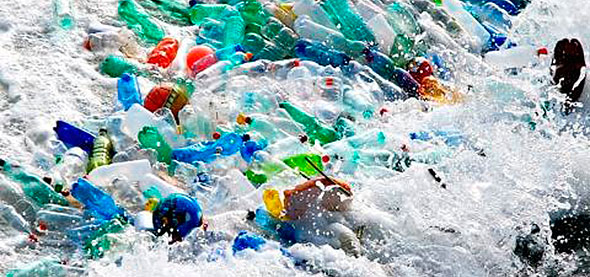 Botellas de plástico como fuente de contaminación